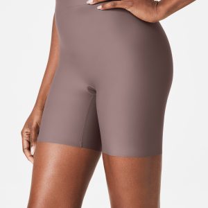 SPANXsupersmooth?  Essential Mid-Thigh Short | Smoke