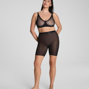 SPANXsupersmooth?  SheerSense Mid-Thigh Short | Very Black