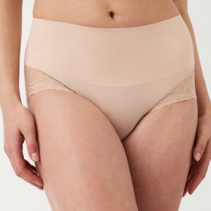 SPANXsupersmooth?  Undie-tectable? Lace Hi-Hipster | Soft Nude